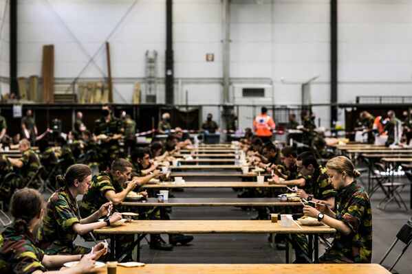  ولية عهد بلجيكا الأميرة إليزابيث خلال التدريب العسكري في معسكر إلسنبورن للجيش البلجيكي في بوتغينباخ، بلجيكا، 10 سبتمبر 2020 - سبوتنيك عربي