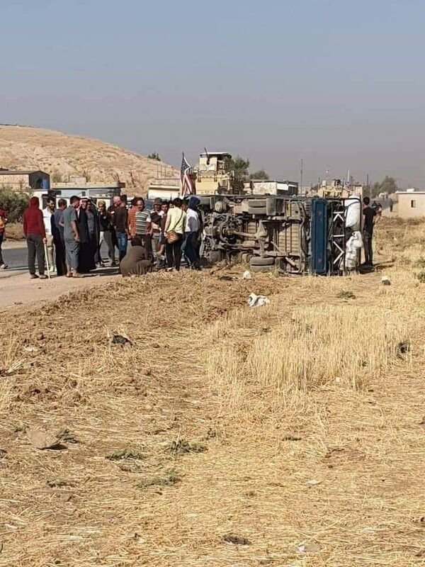 هامر أمريكية تصدم سيارة شرق سوريا في ثاني حادث خلال شهرين - سبوتنيك عربي