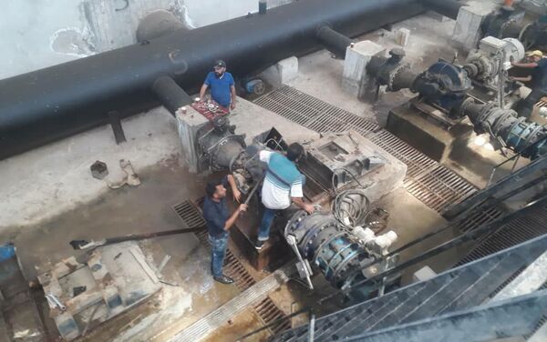 درويات من الشرطة العسكرية الروسية ترافق مهندسي وفنيي المؤسسة العامة لمياه الشرب الحكومية في الحسكة، سوريا درويات من الشرطة العسكرية الروسية ترافق مهندسي وفنيي المؤسسة العامة لمياه الشرب الحكومية في الحسكة، سوريا - سبوتنيك عربي