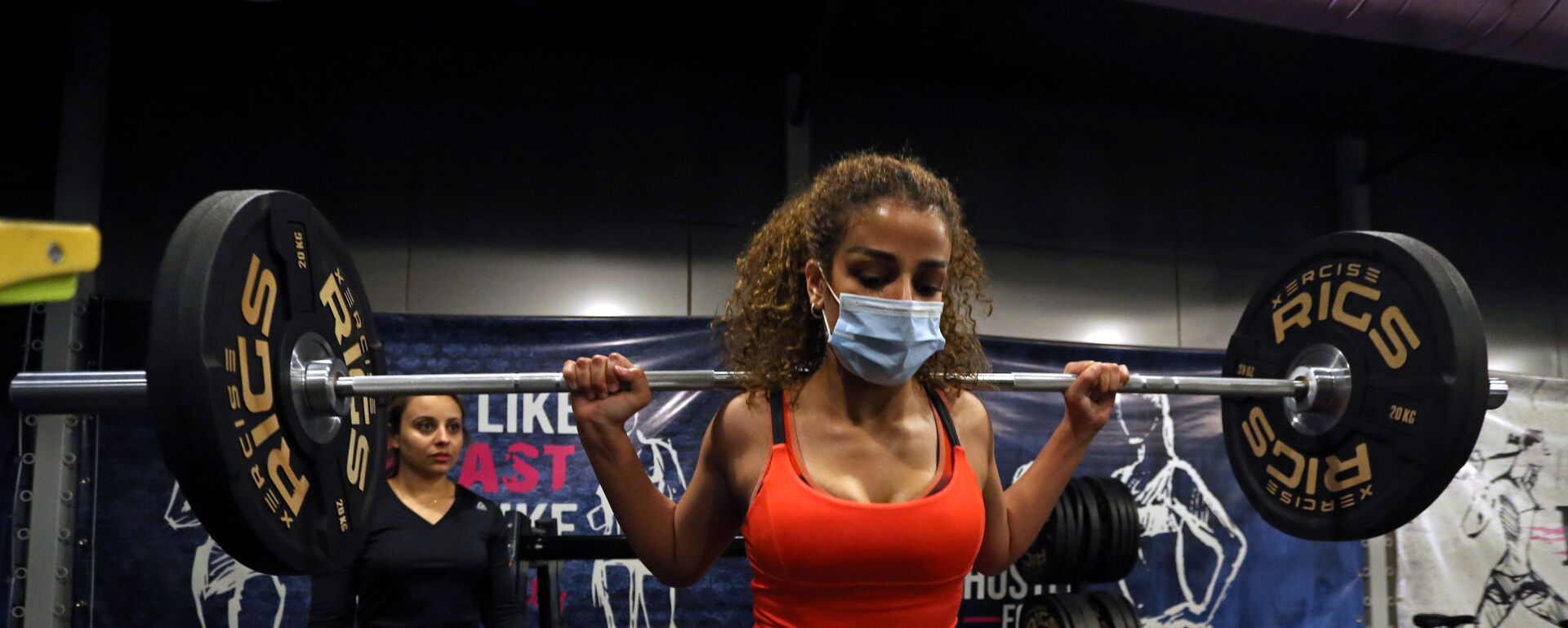 السعودية بلقيس، خلال التمرين في صالة رياضية في الرياض، وسط انتشار مرض فيروس كورونا (كوفيد -19) في المملكة العربية السعودية، 26 سبتمبر 2020 السعودية بلقيس، خلال التمرين في صالة رياضية في الرياض، وسط انتشار مرض فيروس كورونا (كوفيد -19) في المملكة العربية السعودية، 26 سبتمبر 2020 - سبوتنيك عربي, 1920, 11.09.2021