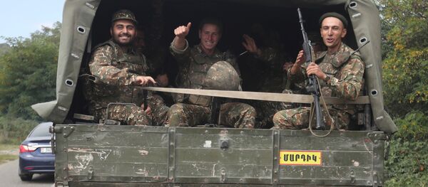 التصعيد العسكري بين أرمينيا و أذربيجان في منطقة ناغورني قره باغ (قرة باغ)، الجيش الأرمني، 29 سبتمبر 2020 - سبوتنيك عربي