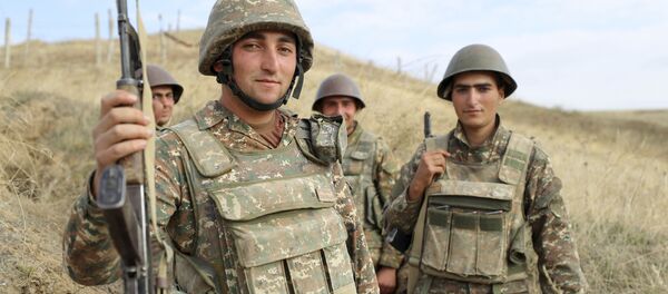 التصعيد العسكري بين أرمينيا و أذربيجان في منطقة ناغورني قره باغ (قرة باغ)، الجيش الأرمني، 29 سبتمبر 2020 - سبوتنيك عربي