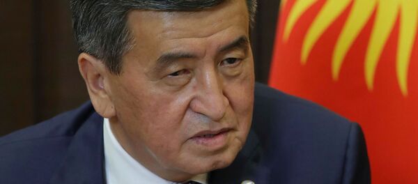 الرئيس القيرغيزي سورونباي جينبيكوف، خلال لقائه مع الرئيس الروسي فلاديمير بوتين في سوتشي، 28 سبتمبر 2020 - سبوتنيك عربي