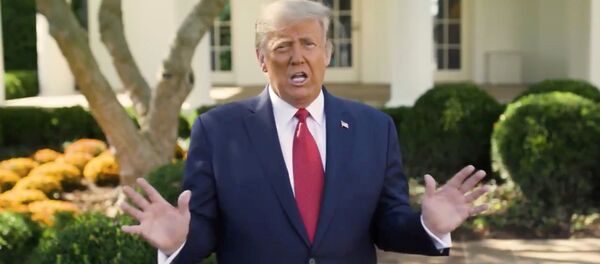 ترامب في إفادة صحفية من أمام المكتب البيضاوي بالبيت الأبيض  يتحدث عن علاج كورونا الأربعاء 7 أكتوبر تشرين الأول - سبوتنيك عربي