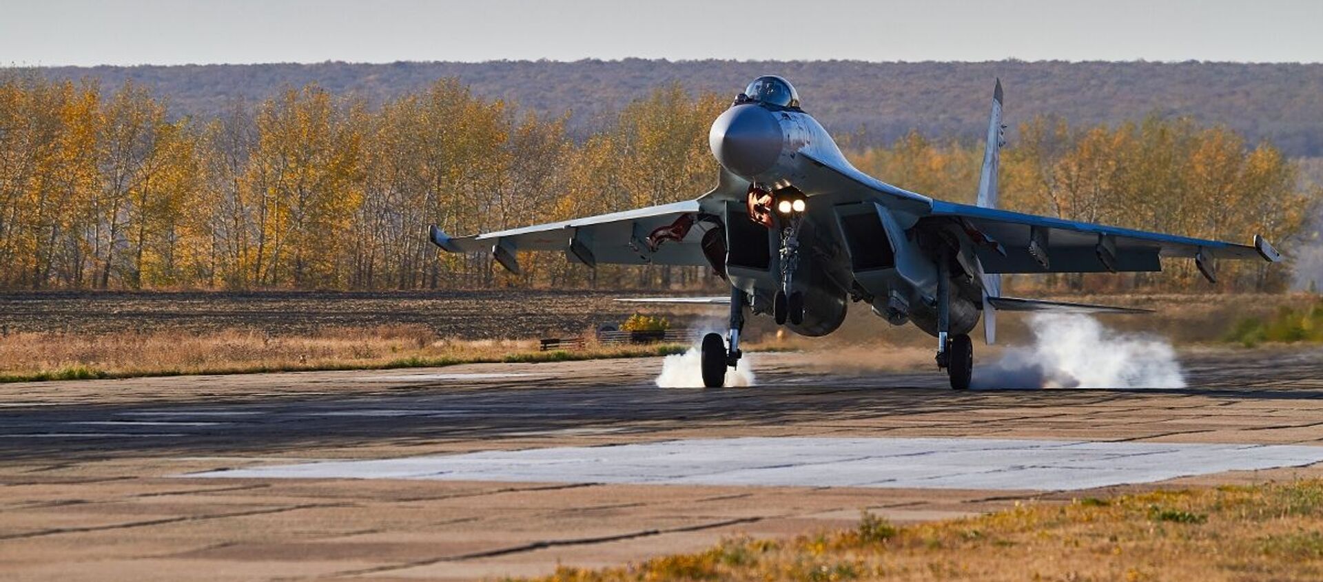 عمليات إقلاع وهبوط طائرات ميغ-31 الاعتراضية ومقاتلات سو-35 من الفرقة الجوية المختلطة لجيش إقليم لينينغراد التابع للقوات الجوية والدفاع الجوي للمنطقة العسكرية لغرب روسيا خلال تدريبات جوية تكتيكية في منطقة فورونيج، روسيا 9 أكتوبر 2020 - سبوتنيك عربي, 1920, 31.03.2021