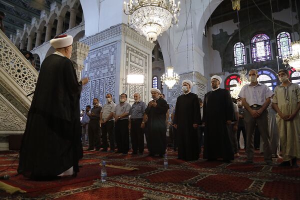 السوريون يتضرعون إلى الله لنزول المطر وإخماد الحرائق... فيديو + صور السوريون يتضرعون إلى الله لنزول المطر وإخماد الحرائق... فيديو + صور - سبوتنيك عربي