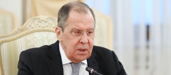 وزير الخارجية الروسي سيرغي لافروف يجري مشاروات ثلاثية مع وزير الخارجية الأرمني زهراب ناتساكانيان والأذري جيحون بيراموف في موسكو، 12 أكتوبر 2020 - سبوتنيك عربي