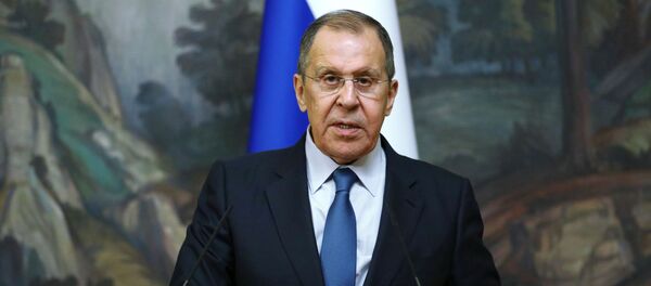 وزير الخارجية الروسي سيرغي لافروف يجري مشاروات ثلاثية مع وزير الخارجية الأرمني زهراب ناتساكانيان والأذري جيحون بيراموف في موسكو، 10 أكتوبر 2020 - سبوتنيك عربي