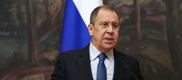 وزير الخارجية الروسي سيرغي لافروف يجري مشاروات ثلاثية مع وزير الخارجية الأرمني زهراب ناتساكانيان والأذري جيحون بيراموف في موسكو، 10 أكتوبر 2020 - سبوتنيك عربي