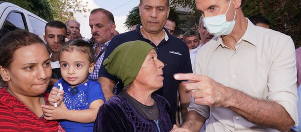 الرئيس بشار الأسد يزور قرية بسوت في ريف قرداحة، ضمن المناطق التي تعرضت للحرائق ويلتقي مع أهلها، سوريا 13 أكتوبر 2020 الرئيس بشار الأسد يزور قرية بسوت في ريف قرداحة، ضمن المناطق التي تعرضت للحرائق ويلتقي مع أهلها، سوريا 13 أكتوبر 2020 - سبوتنيك عربي