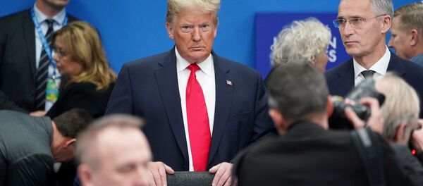 من الأرشيف - الرئيس الأمريكي دونالد ترامب يلتقي مع الأمين العام لحلف الناتو ينس ستولتنبرغ، في لندن، بريطانيا، 4 ديسمبر 2020 - سبوتنيك عربي