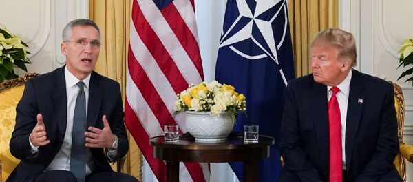 من الأرشيف - الرئيس الأمريكي دونالد ترامب يلتقي مع الأمين العام لحلف الناتو ينس ستولتنبرغ، في لندن، بريطانيا، 3 ديسمبر 2020 من الأرشيف - الرئيس الأمريكي دونالد ترامب يلتقي مع الأمين العام لحلف الناتو ينس ستولتنبرغ، في لندن، بريطانيا، 3 ديسمبر 2020 - سبوتنيك عربي