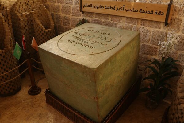 حلب تطرق أبواب غينيس بأكبر قطعة صابون غار في العالم... صور وفيديو   - سبوتنيك عربي