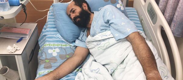 الأسير ماهر الأخرس، في مستشفى في ريموت، إسرائيل 13 أكتوبر 2020 الأسير ماهر الأخرس، في مستشفى في ريموت، إسرائيل 13 أكتوبر 2020 - سبوتنيك عربي