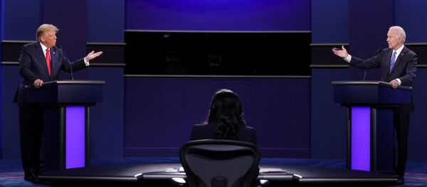 المنظارة الانتخابية بين المرشح الجمهوري الرئيس الحالي دونالد ترامب والمرشح الديمقراطي جو بايدن، الانتخابات الرئاسية، الولايات المتحدة الأمريكية 22 أكتوبر 2020 - سبوتنيك عربي