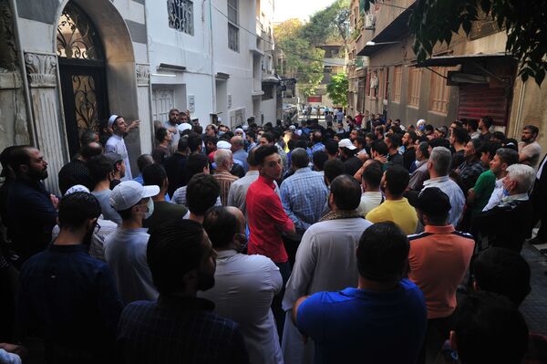 دمشق تشيع أحد أبرز علمائها المسلمين الذي قتل أمس بتفجير سيارته  - سبوتنيك عربي