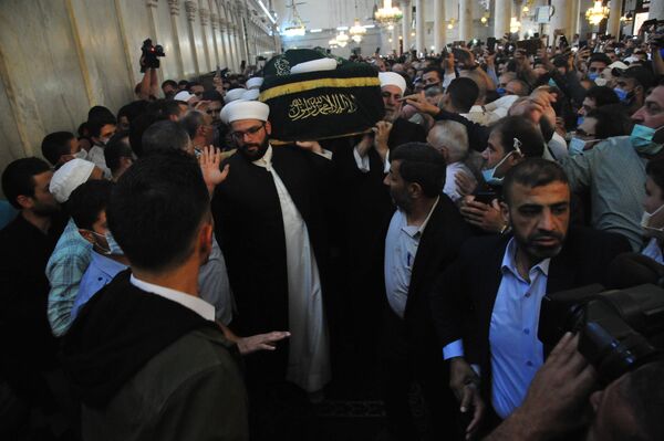 دمشق تشيع أحد أبرز علمائها المسلمين الذي قتل أمس بتفجير سيارته  - سبوتنيك عربي