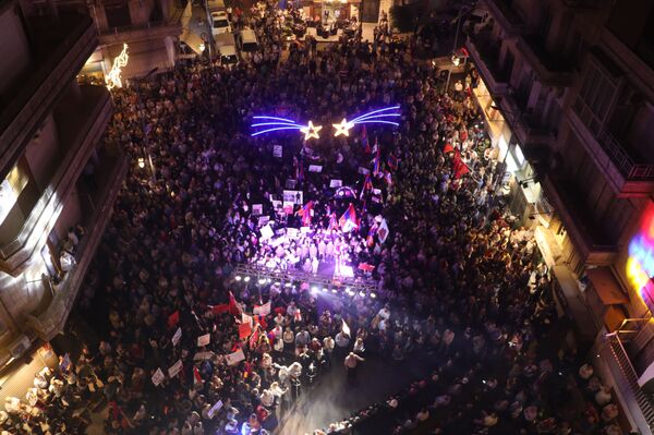 أرمن سوريا ينددون بإرسال تركيا مرتزقة سوريين إلى أذربيجان... فيديو وصور - سبوتنيك عربي