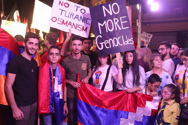 أرمن سوريا ينددون بإرسال تركيا مرتزقة سوريين إلى أذربيجان... فيديو وصور - سبوتنيك عربي