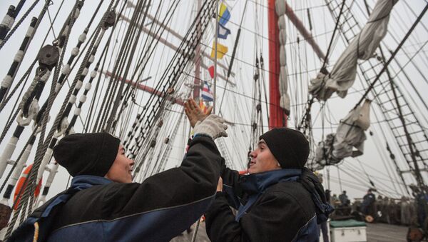 سفينة شراعية سيدوف للبعثات الاستكشافية في مورمانسك، روسيا 18 أكتوبر 2020 سفينة شراعية سيدوف للبعثات الاستكشافية في مورمانسك، روسيا 18 أكتوبر 2020 - سبوتنيك عربي