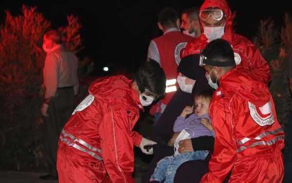  عائلات ألبانية مع أطفالها تصل العاصمة السورية دمشق، قادمة من مخيم الهول، في سياق تعاون إنساني متعدد الأطراف لإعادة عوائل مسلحي تنظيم داعش الإرهابي، إلى بلدانهم. - سبوتنيك عربي