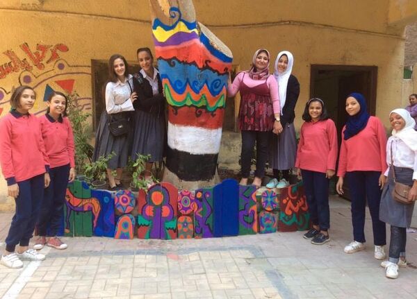 فنانة مصرية تعيد تدوير المخلفات إلى لوحات فنية مبهجة... صور‏ - سبوتنيك عربي