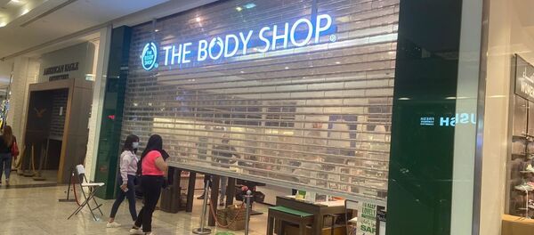 العلامات التجارية العالمية تسحب فروعها من لبنان - سبوتنيك عربي