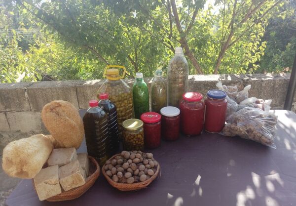 نساء الريف السوري يتحدين الحصار بالعودة إلى الطبيعة..صور وفيديو - سبوتنيك عربي