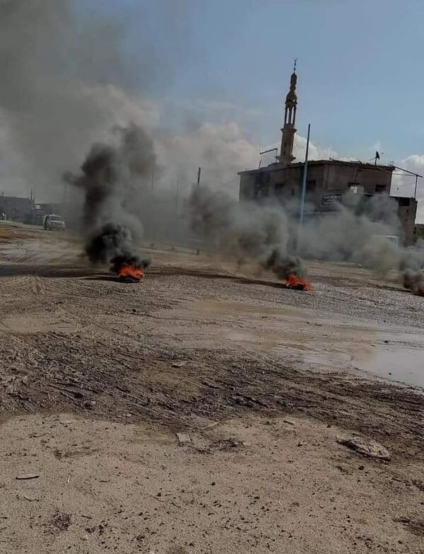 القبائل العربية تتظاهر رفضا للمسلحين الموالين للجيش الأمريكي شرقي سوريا القبائل العربية تتظاهر رفضا للمسلحين الموالين للجيش الأمريكي شرقي سوريا - سبوتنيك عربي