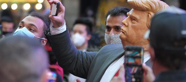 مظاهرات تعم شوارع الولايات المتحدة بعد صدور نتائج التصويت في الانتخابات الرئاسية الأمريكية 2020 - سبوتنيك عربي