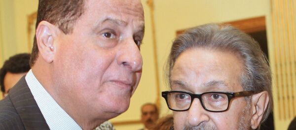 الفنان المصري نور الشريف مع الموسيقار المصري هاني مهنا الفنان المصري نور الشريف مع الموسيقار المصري هاني مهنا - سبوتنيك عربي