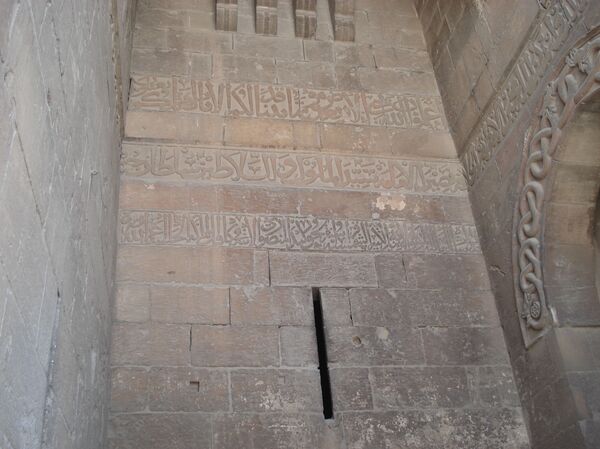 أسود وتنانين وحدوة... تعرف على خفايا رموز أكبر قلاع العالم - سبوتنيك عربي