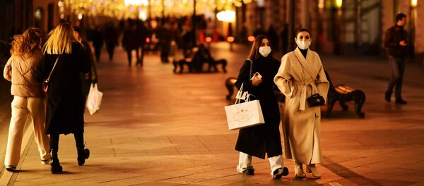 زينة أعياد الميلاد و رأس السنة في شارع نيكولسكايا في موسكو، 11 نوفمبر 2020 - سبوتنيك عربي