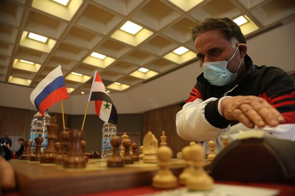 موسكو ودمشق تتنافسان على رقعة الشطرنج... فيديو - سبوتنيك عربي