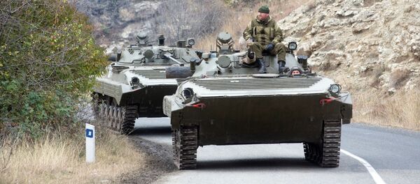 قوات حفظ السلام الروسية إلى قره باغ، بعد توقيع اتفاق لإنهاء الحرب بين أرمينيا وأذربيجان، 13 نوفمبر 2020 قوات حفظ السلام الروسية إلى قره باغ، بعد توقيع اتفاق لإنهاء الحرب بين أرمينيا وأذربيجان، 13 نوفمبر 2020 - سبوتنيك عربي