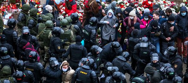 احتجاجات للمعارضة البيلاروسية (#أنا_سأخرج) في العاصمة مينسك، بيلاروسيا 15 نوفمبر 2020 احتجاجات للمعارضة البيلاروسية (#أنا_سأخرج) في العاصمة مينسك، بيلاروسيا 15 نوفمبر 2020 - سبوتنيك عربي