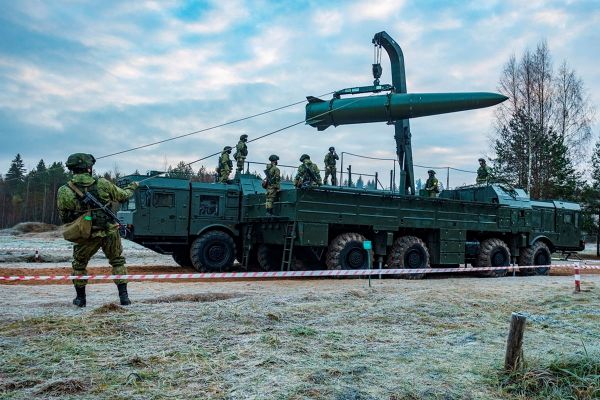 تدريبات قوات الصواريخ والمدفعية الروسية في يوم تأسيس قوات الصواريخ والمدفعية - سبوتنيك عربي