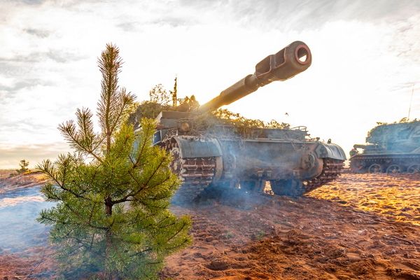 تدريبات قوات الصواريخ والمدفعية الروسية في يوم تأسيس قوات الصواريخ والمدفعية - سبوتنيك عربي