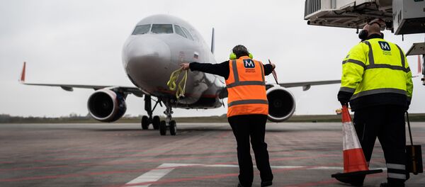 تسليم لقاح سبوتنيك V ضد فيروس كورونا  الروسي إلى المجر لإجراء التجارب السريرية 19 نوفمبر 2020 - سبوتنيك عربي