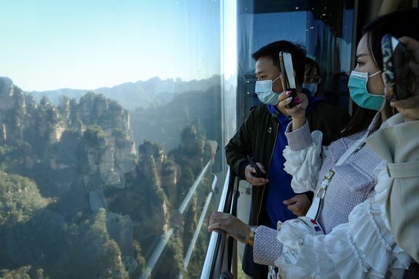 مصعد 100 تنين أعلى مصعد في العالم، الصين 13 نوفمبر 2020 - سبوتنيك عربي