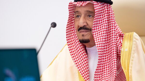 العاهل السعودي، الملك سلمان بن عبد العزيز، يلقي كلمة افتراضية خلال القمة السنوية الـ15 لقادة مجموعة العشرين في الرياض، المملكة العربية السعودية، 22 نوفمبر/ تشرين الثاني 2020 - سبوتنيك عربي