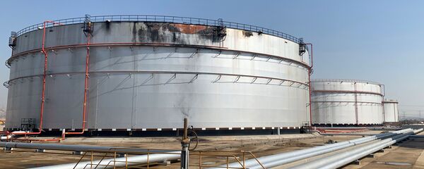 خزان شركة أرامكو في جدة بعد تعرضه لقصف من جماعة أنصار الله في اليمن خزان شركة أرامكو في جدة بعد تعرضه لقصف من جماعة أنصار الله في اليمن - سبوتنيك عربي