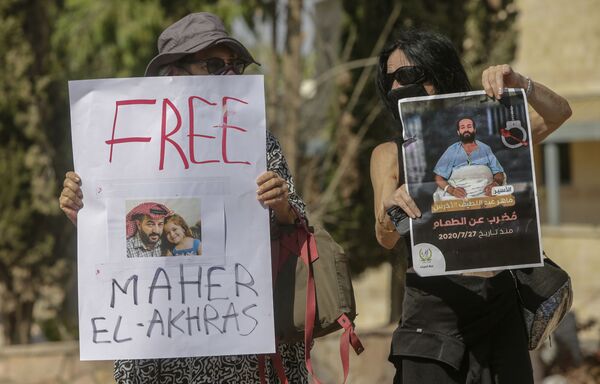 الأسير الفلسطيني المحرر ماهر الأخرس يتحدث لـسبوتنيك عن ظروف اعتقاله في السجون الإسرائيلية الأسير الفلسطيني المحرر ماهر الأخرس يتحدث لـسبوتنيك عن ظروف اعتقاله في السجون الإسرائيلية - سبوتنيك عربي