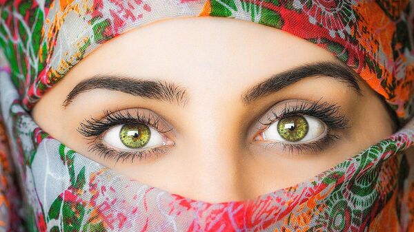 عيون خضراء  - سبوتنيك عربي