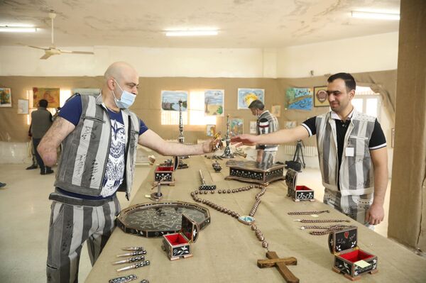 نزلاء أكبر سجن في سوريا يحتفلون بعيد الثقافة الوطني (فيديو) - سبوتنيك عربي