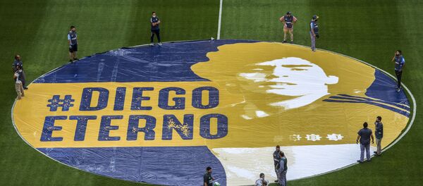 الأسطورة الراحل، دييغو مارادونا في ملعب (لا بومبونيرا) الخاص بفريق بوكا جونيورز الأرجنتيني - سبوتنيك عربي