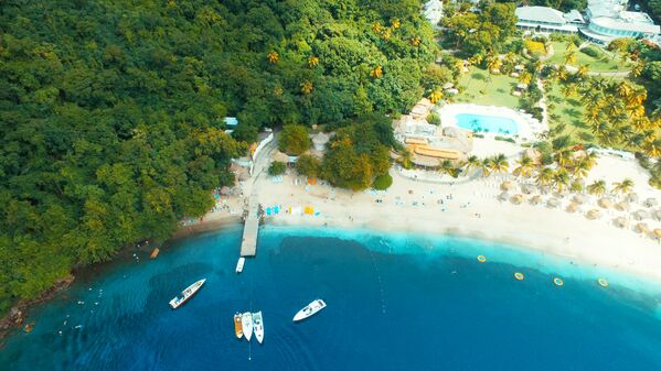 شاطئ سانت لوسيا في الولايات المتحدة يفوز بلقب أفضل وجهة لقضاء شهر العسل في العالم لعام 2020 - سبوتنيك عربي