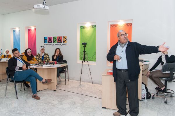 فريق الإله حدد... شبان حلبيون يسعفون حجارة مدينتهم القديمة... صور وفيديو - سبوتنيك عربي