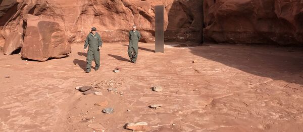 اكتشاف متراصة معدنية في صحراء يوتا الأمريكية اكتشاف متراصة معدنية في صحراء يوتا الأمريكية - سبوتنيك عربي