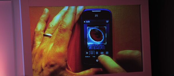 هاتف ذكي من تصميم شركة زد تي إي الصينية هاتف ذكي من تصميم شركة زد تي إي الصينية - سبوتنيك عربي